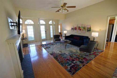 Colorful Music Inspired Home -15 Min To Memphis