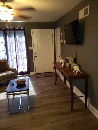 Sleeps 12 Cozy-remodeled Home 5256