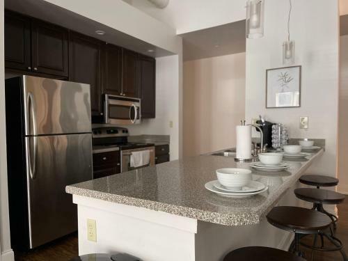 Apartamento Smart Exposed Brick-walled Apt Located On Main St.