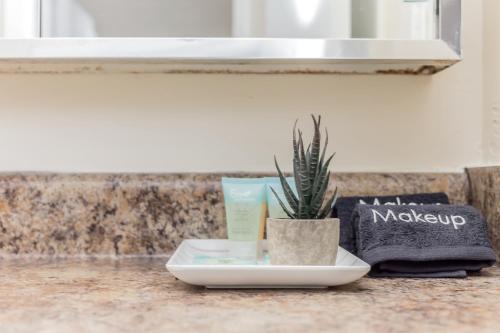 Apartamento Stunning River Views Walk Score 85