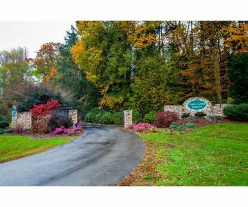 Otter Place - Mountain View And Community Pool