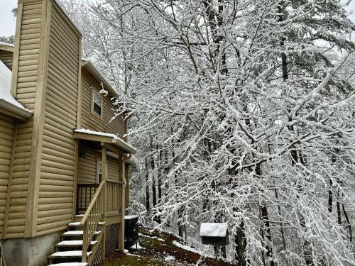 Laurel Valley Charmer With Grill And Golf Course Access
