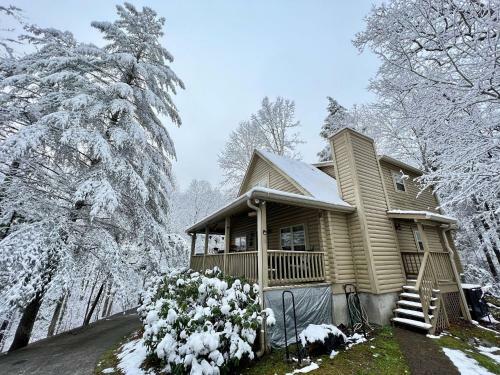 Laurel Valley Charmer With Grill And Golf Course Access