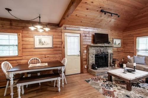 Laurel Valley Charmer With Grill And Golf Course Access