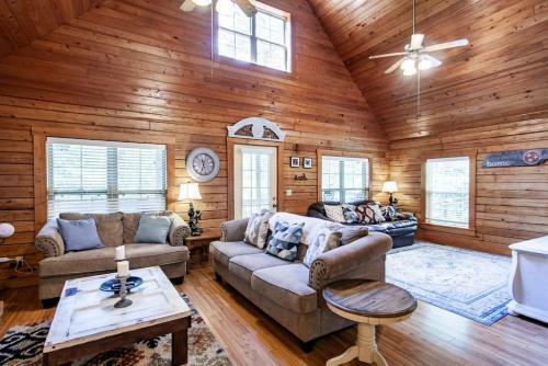 Laurel Valley Charmer With Grill And Golf Course Access