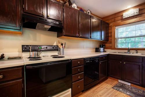 Laurel Valley Charmer With Grill And Golf Course Access