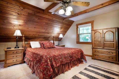 Laurel Valley Charmer With Grill And Golf Course Access