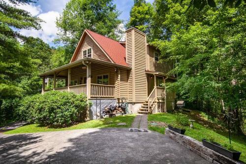 Laurel Valley Charmer With Grill And Golf Course Access