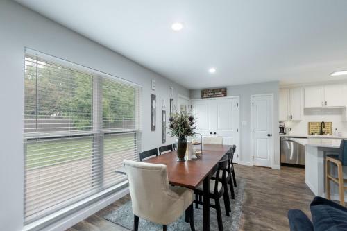 Farmhouse Style Home Centrally Located In Allen Tx
