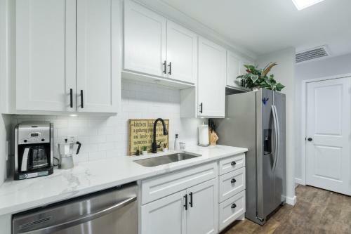 Farmhouse Style Home Centrally Located In Allen Tx