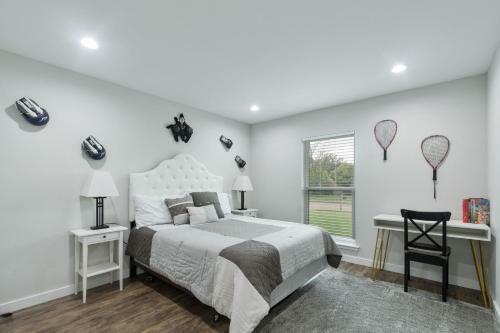 Farmhouse Style Home Centrally Located In Allen Tx