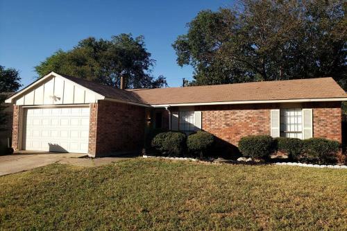 Charming Pet Friendly 3bd/2ba Home In Allen, Tx
