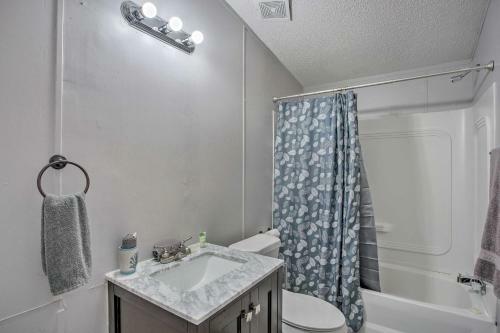 Cozy And Quiet Aubrey Getaway With Pasture Views!
