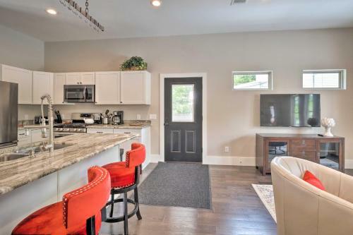 Historic District Guest House Near Riverwalk!