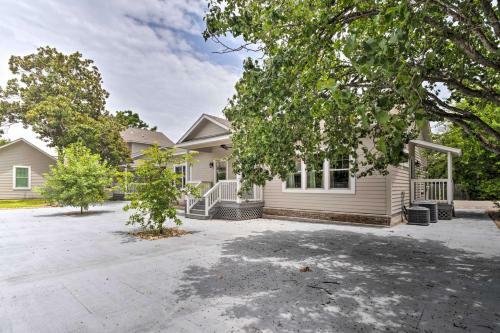 Historic District Guest House Near Riverwalk!