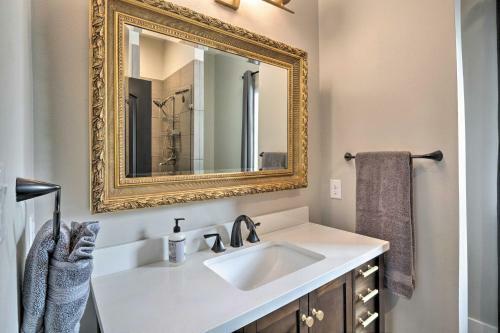 Historic District Guest House Near Riverwalk!