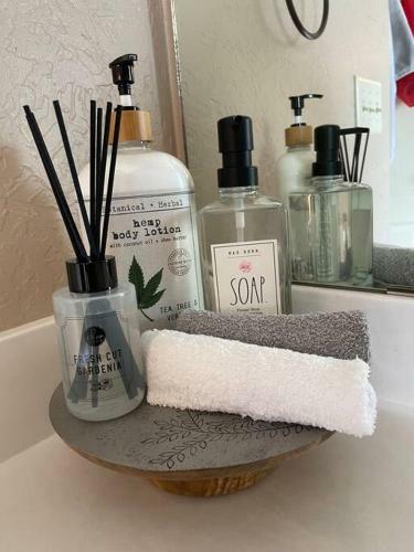 Enjoy Leisure At 4br, Fireplace, & Whirlpool