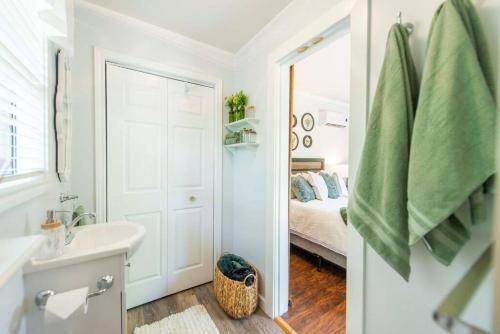 Posada New The Nest Tiny Home Cottage 12 Min To Magnolia