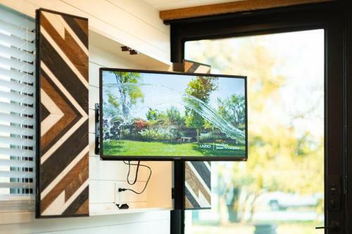 Posada The Stable Tiny Container Home-12 Min To Magnolia