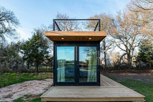 Posada The Stable Tiny Container Home-12 Min To Magnolia