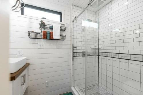 The Live Oak Tiny Container Home Near Magnolia