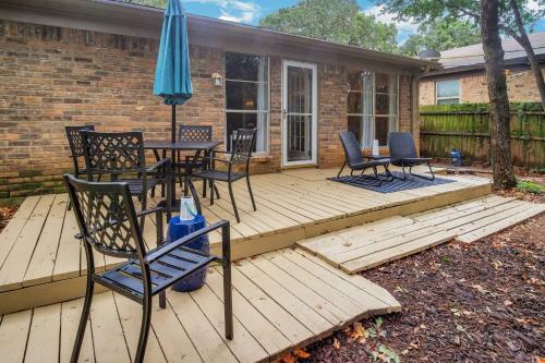 Cozy 3br Kid & Dog Friendly Home In Central Location! Home