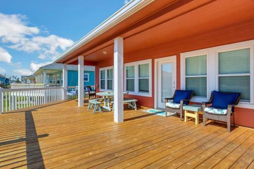Coastal Cajun Getaway On The Beach! Home