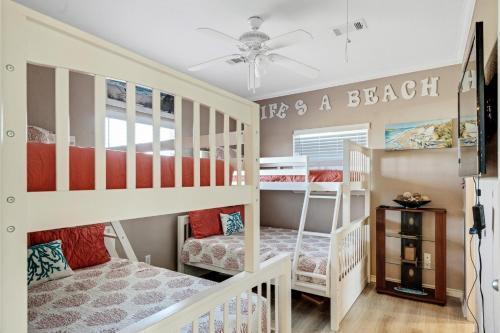 Coastal Cajun Getaway On The Beach! Home
