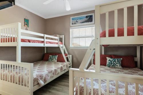 Coastal Cajun Getaway On The Beach! Home