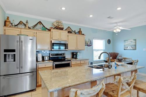 Coastal Cajun Getaway On The Beach! Home