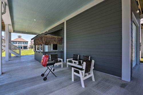 Bolivar Peninsula Beach House, Steps To Coast