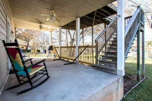 Cozy Retreat On Lake Lbj