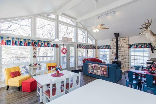 Cozy Retreat On Lake Lbj