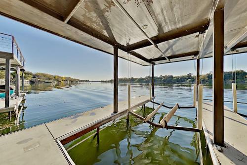 Opulent Waterfront 118b