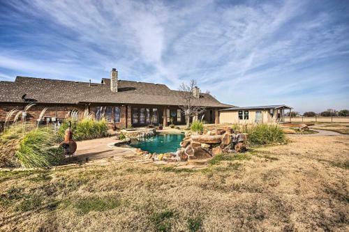 Luxurious Celina Villa On 10 Acres With Pool!