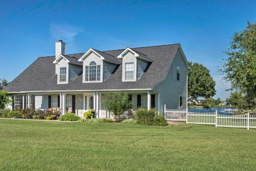 Lovely Celina Home With Patio And Views On Lake!