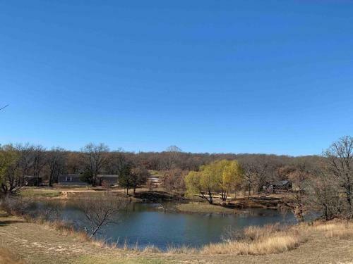 Texas Ranch 26 Acre Country Fishing Cabin