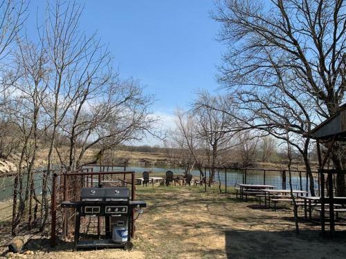 Texas Ranch 26 Acre Country Fishing Cabin