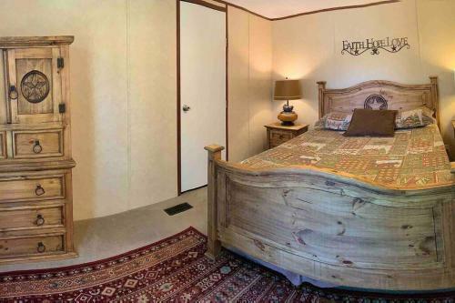 Texas Ranch 26 Acre Country Fishing Cabin