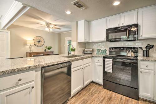 Modern Home With Deck - Near Fishing And Boating!