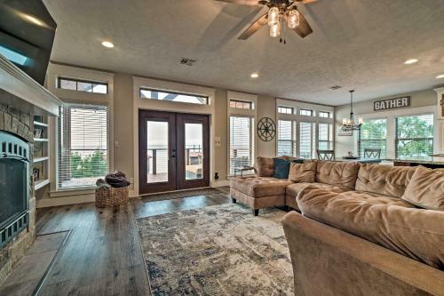 Luxury Lakefront Coldspring Home With Boathouse