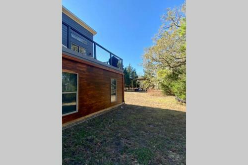 Mid-century Modern Lake Escape