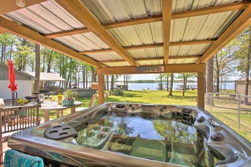 Pet-friendly Lakefront Abode With Hot Tub!