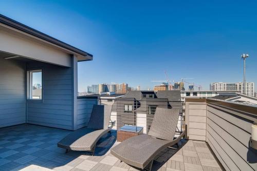 Downtown - Elegant And Cozy - Skyline Views