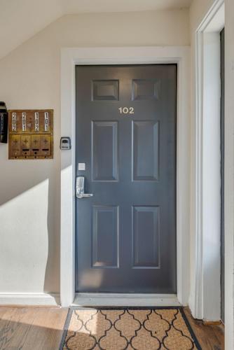 Apartment By Vandy Minutes To Downtown -102