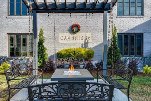 Fun Apartment Walk To Dinning -302