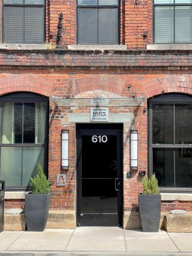 Cosmic Nashville At The 1865
