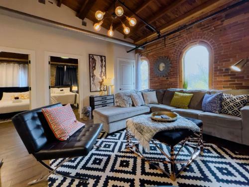 Modern Luxury At The 1865