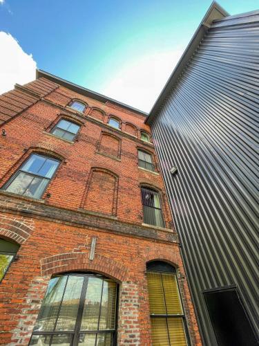 Modern Luxury At The 1865