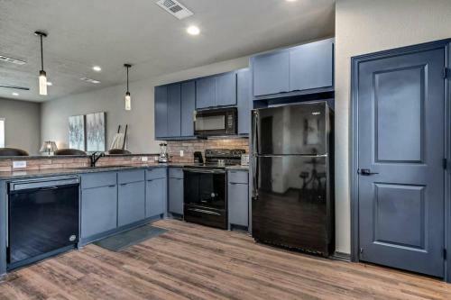 Stunning New 2/2.5 Condo In College Station-#305